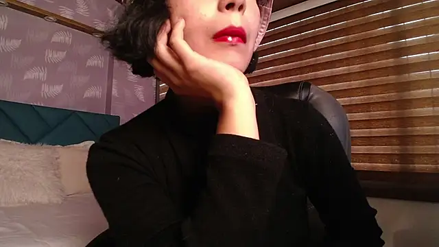 Moony 14 online show from 4, 3, 2025