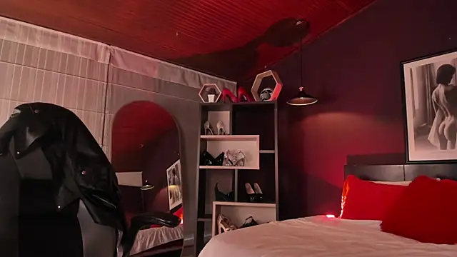 Moony 14 online show from 25, 4, 2026