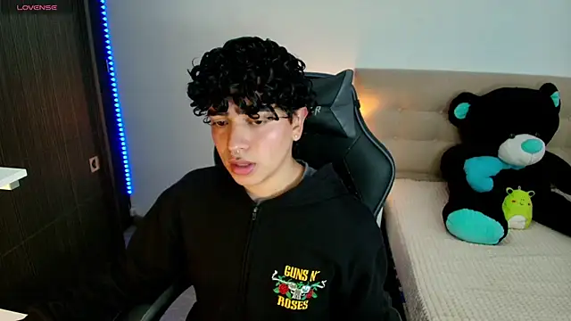  nickconnor01 online show from 2, 12, 2024