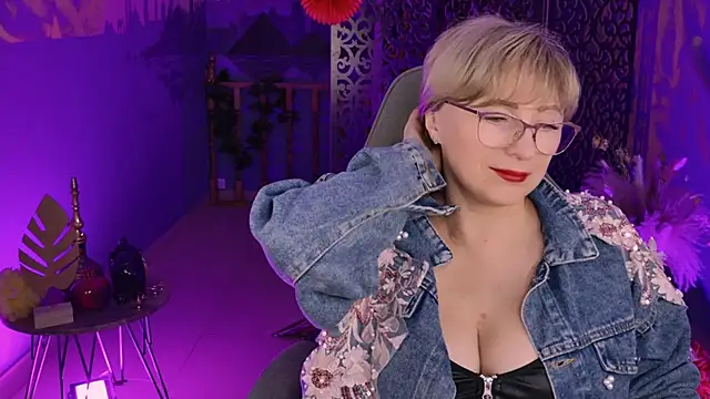 Snapshot of sugar_vivien chatting on 15, 12, 2024 sugar vivien online show from 15, 12, 2024