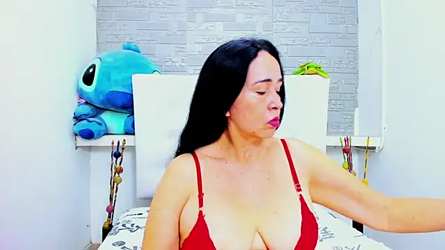 Snapshot of HorniestMilf chatting on 10, 9, 2025 HorniestMilf online show from 10, 9, 2025