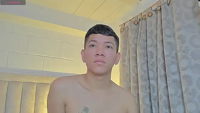 Snapshot of JulianRose_1 chatting on 23, 1, 2025 JulianRose 1 online show from 23, 1, 2025