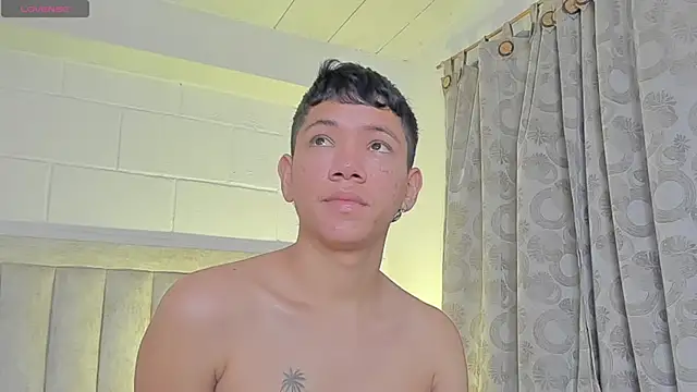 Snapshot of JulianRose_1 chatting on 25, 1, 2025 JulianRose 1 online show from 25, 1, 2025