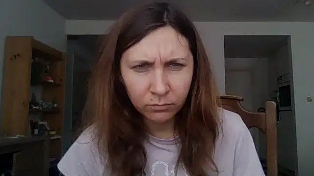 JasmineGlamour online show from 5, 4, 2026