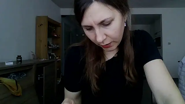 JasmineGlamour online show from 6, 4, 2026