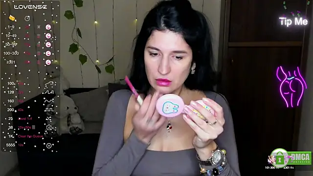 Alianna Solo Kisses online show from 5, 2, 2025