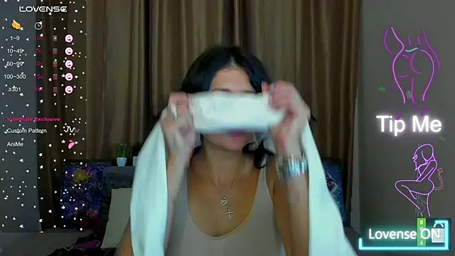 Alianna Solo Kisses online show from 24, 10, 2025