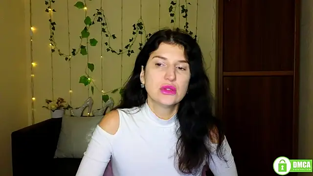 Snapshot of Alianna_Solo_Kisses chatting on 8, 2, 2026 Alianna Solo Kisses online show from 8, 2, 2026