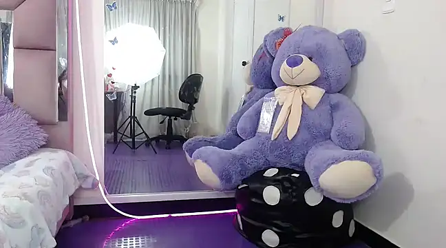 Snapshot of AriadnaCappelletty chatting on 2, 3, 2025 AriadnaCappelletty online show from 2, 3, 2025