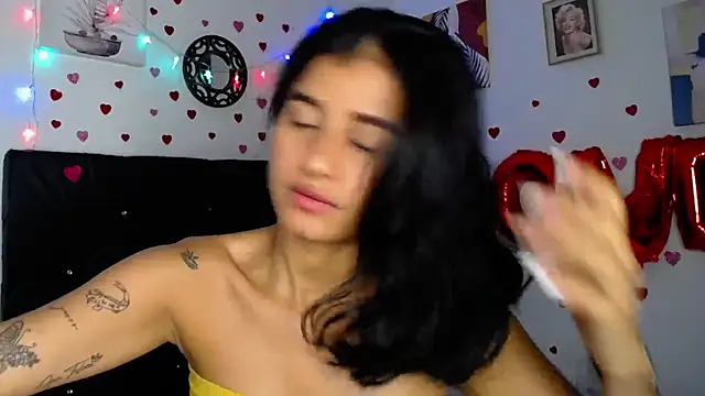 Snapshot of floweer_ chatting on 16, 2, 2025 floweer  online show from 16, 2, 2025