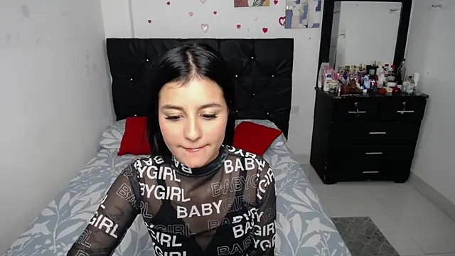 Snapshot of floweer_ chatting on 25, 10, 2025 floweer  online show from 25, 10, 2025