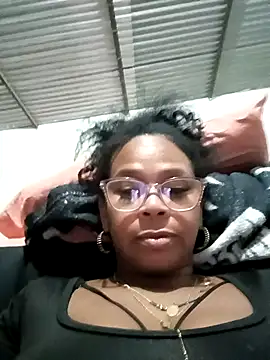 Melanie candy  online show from 14, 10, 2025