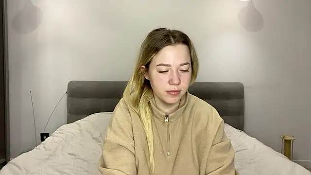 Embersweetbunny online show from 12, 1, 2026