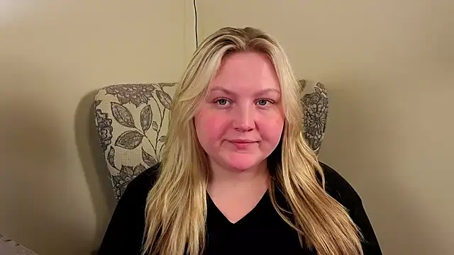Snapshot of PhatAssBlond chatting on 22, 6, 2026 PhatAssBlond online show from 22, 6, 2026