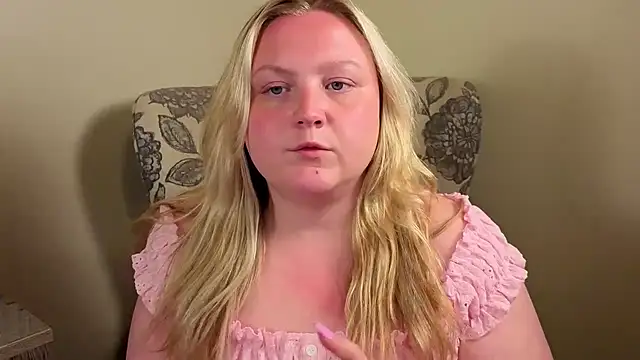 Snapshot of PhatAssBlond chatting on 2, 7, 2026 PhatAssBlond online show from 2, 7, 2026
