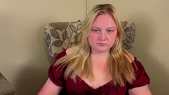 Snapshot of PhatAssBlond chatting on 5, 7, 2026 PhatAssBlond online show from 5, 7, 2026