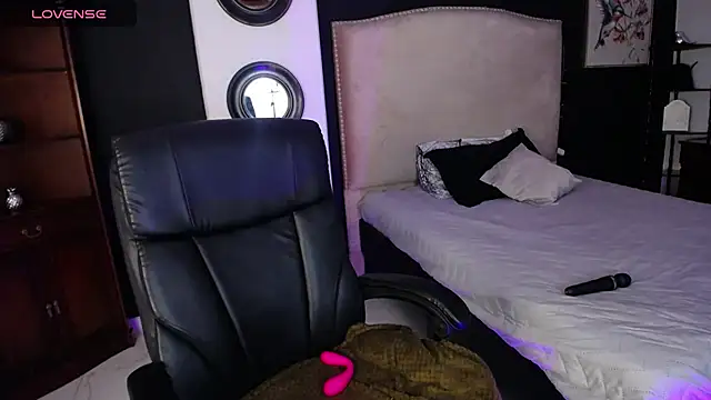 lia huan online show from 26, 12, 2024