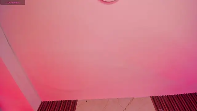 Snapshot of Emiilycollins chatting on 27, 12, 2024 Emiilycollins online show from 27, 12, 2024