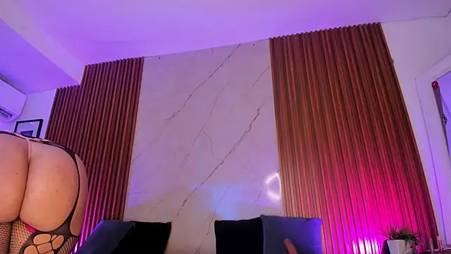 Snapshot of Emiilycollins chatting on 17, 2, 2025 Emiilycollins online show from 17, 2, 2025