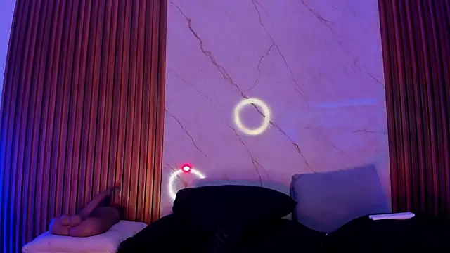 Snapshot of Emiilycollins chatting on 11, 10, 2025 Emiilycollins online show from 11, 10, 2025