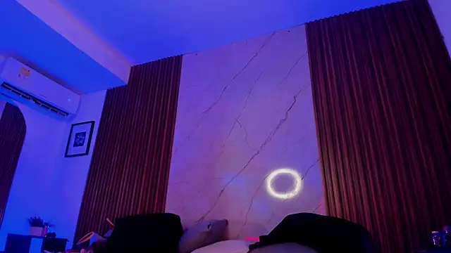 Snapshot of Emiilycollins chatting on 5, 11, 2025 Emiilycollins online show from 5, 11, 2025