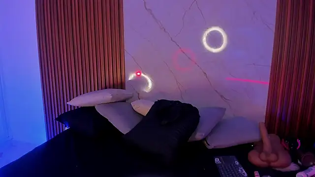 Snapshot of Emiilycollins chatting on 27, 11, 2025 Emiilycollins online show from 27, 11, 2025