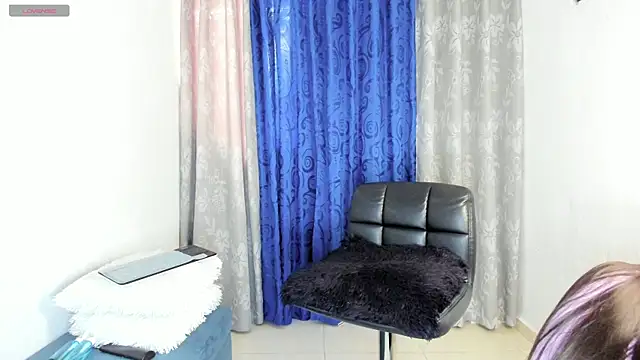 Snapshot of Alannis_Blue1 chatting on 26, 6, 2026 Alannis Blue1 online show from 26, 6, 2026