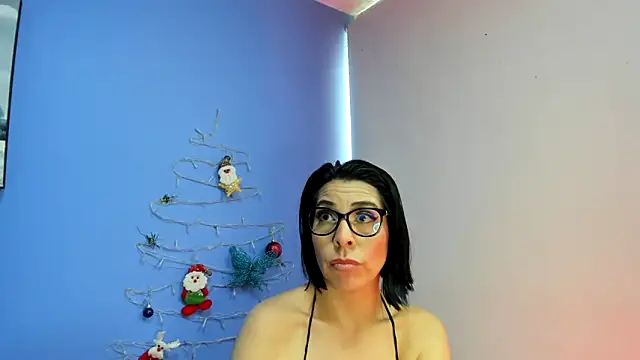 AdelleLennox cg online show from 8, 12, 2024