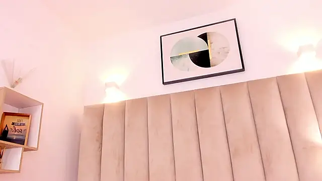 Anniie Queen online show from 6, 2, 2025