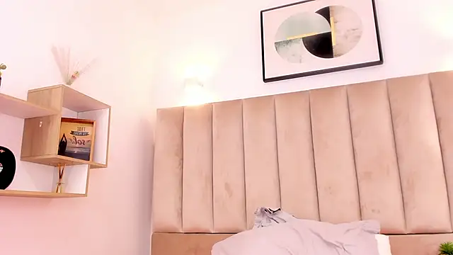 Anniie Queen online show from 10, 2, 2025