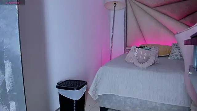 FaloonRoussel online show from 24, 9, 2025