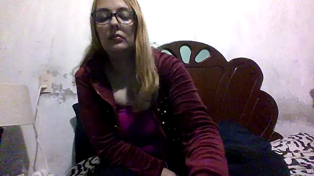 Snapshot of Samanthat33 chatting on 23, 9, 2025 Samanthat33 online show from 23, 9, 2025