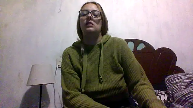 Snapshot of Samanthat33 chatting on 11, 10, 2025 Samanthat33 online show from 11, 10, 2025