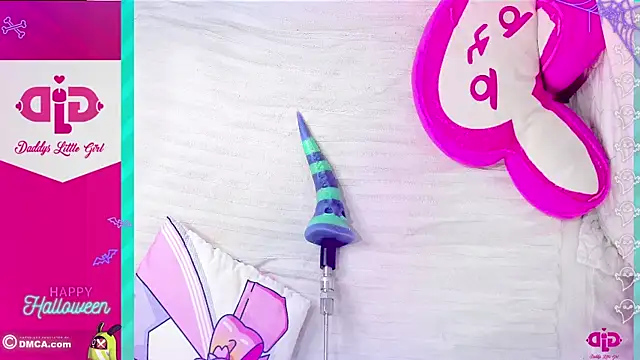 Snapshot of DaddysLittleGirl01 chatting on 30, 10, 2025 DaddysLittleGirl01 online show from 30, 10, 2025