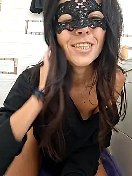 EmySkinny85 online show from 24, 11, 2025