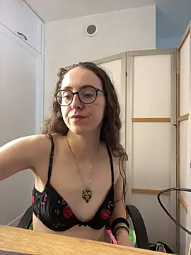 Snapshot of MartiniiSelenna chatting on 7, 7, 2026 MartiniiSelenna online show from 7, 7, 2026