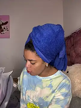 ladyrd1 online show from 22, 4, 2026