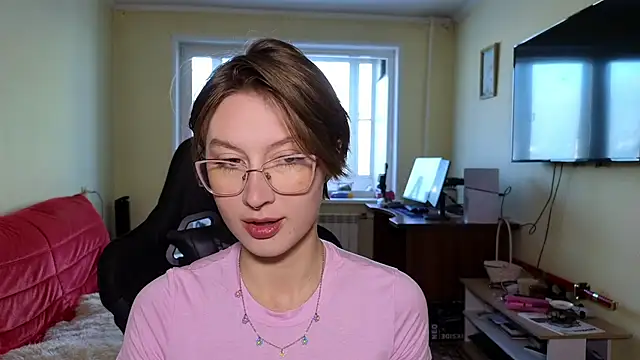 MalvinaBlum online show from 1, 12, 2025