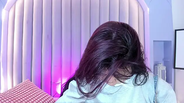 alaia-rogers online show from 6, 11, 2025