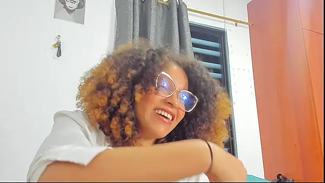 Ada gales  online show from 30, 10, 2025