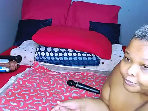Snapshot of fatafricanqueen chatting on 24, 4, 2026 fatafricanqueen online show from 24, 4, 2026