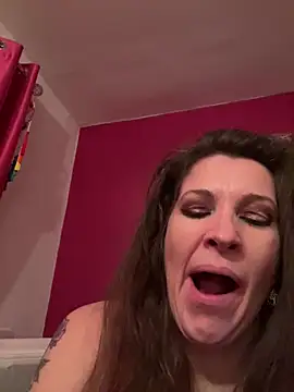 Snapshot of Lwhite1 chatting on 24, 1, 2025 Lwhite1 online show from 24, 1, 2025