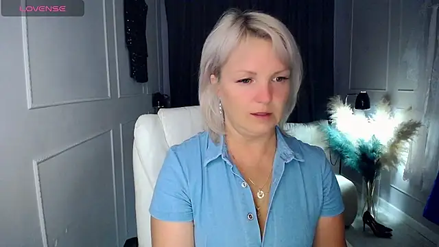 Snapshot of Juarnea chatting on 18, 3, 2026 Juarnea online show from 18, 3, 2026