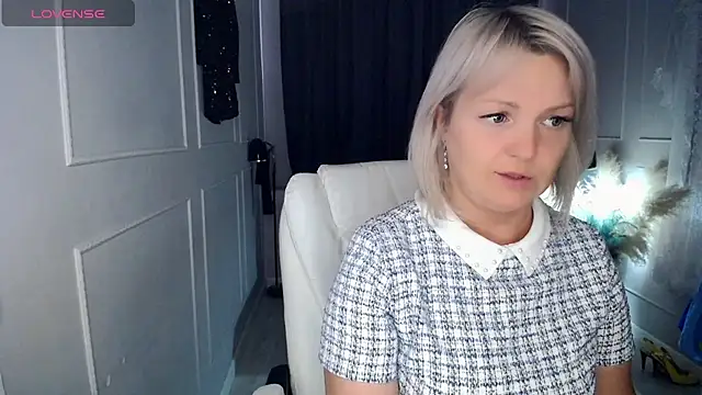 Snapshot of Juarnea chatting on 15, 4, 2026 Juarnea online show from 15, 4, 2026