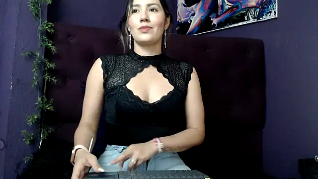 merlinaadams  online show from 22, 2, 2025