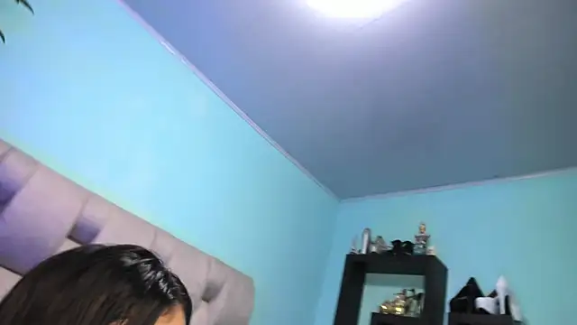 Snapshot of emily_jones_1 chatting on 28, 2, 2025 emily jones 1 online show from 28, 2, 2025