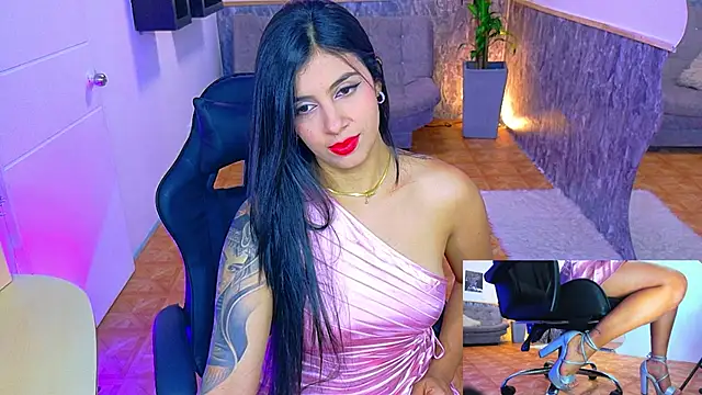 Snapshot of emily_jones_1 chatting on 22, 9, 2025 emily jones 1 online show from 22, 9, 2025