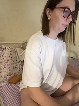 BeatriceTender online show from 12, 11, 2025