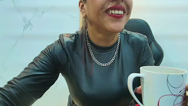 Snapshot of Anabella_Thompson chatting on 6, 5, 2026 Anabella Thompson online show from 6, 5, 2026