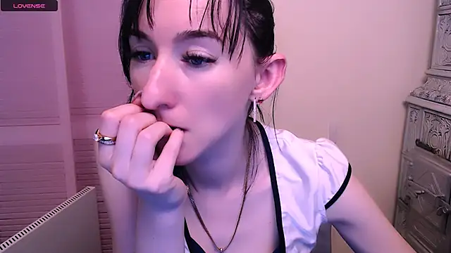 Snapshot of AmandaSell chatting on 4, 12, 2024 AmandaSell online show from 4, 12, 2024